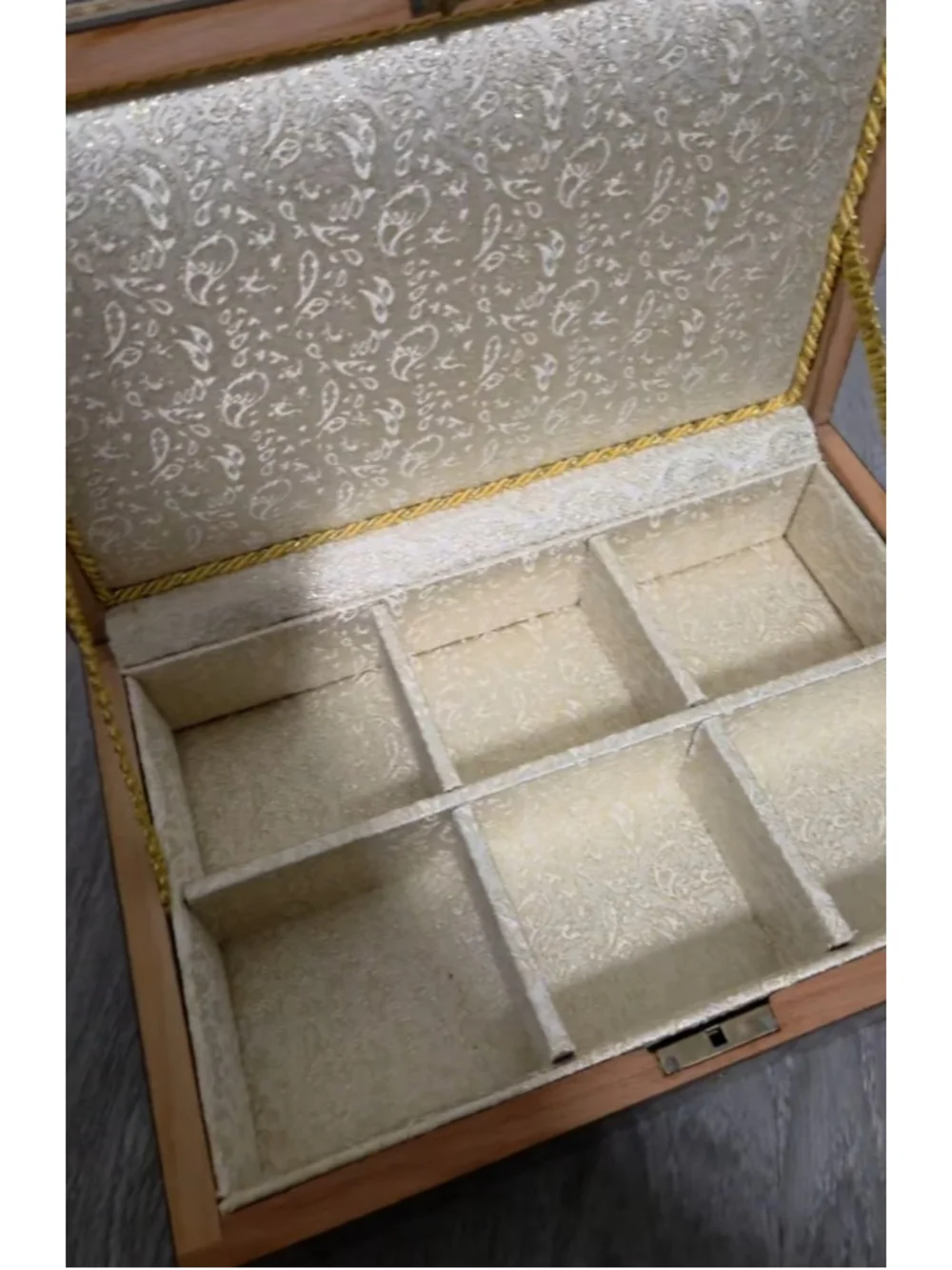Royal Sultan Damascus Mosaic Jewelry Box Mother of Pearl Lock Key